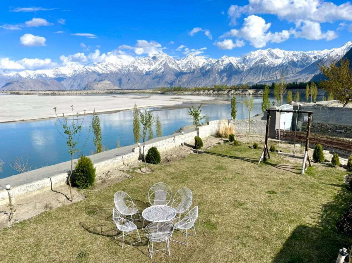 Indus View Hotel Skardu Kültér fotó
